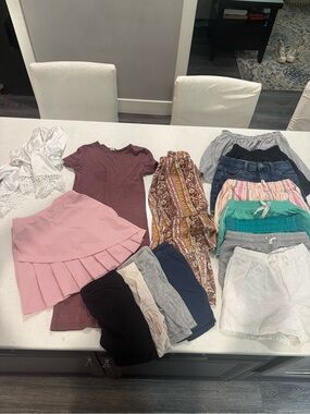 8 girls lot - 22 peice